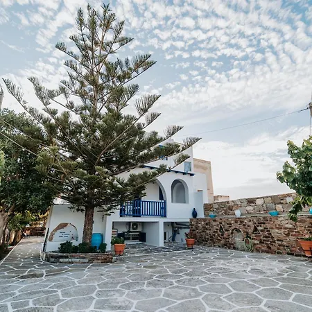 Kastraki Family House *